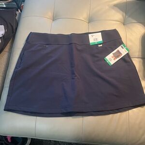 Greg Norman women’s golf skirt , NWT size XL.